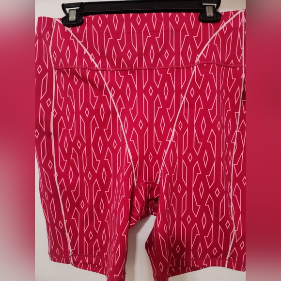 NWT Adidas x Ivy Park Shorts Size 1X - Picture 4 of 9